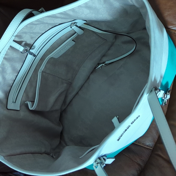 Michael Michael Kors Tote Bag - Picture 4 of 14